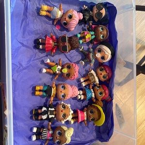 12 Lol surprise dolls